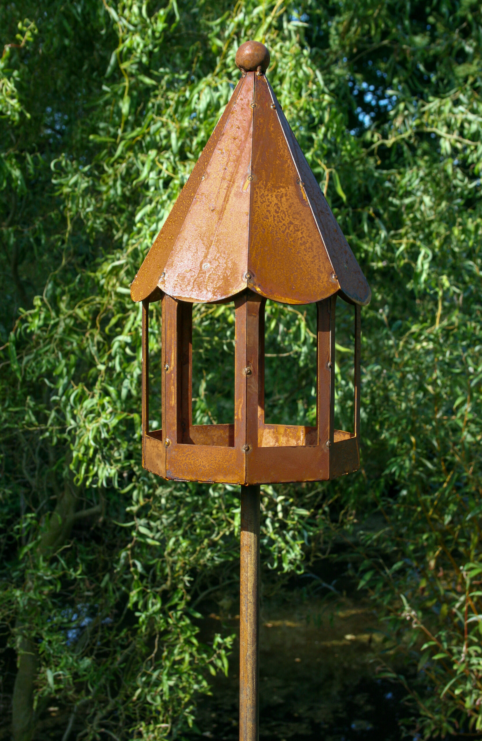 Vogelhaus auf Stab – Bild 3
